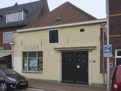 901550 Gezicht op de voorgevel van het pand Oosterkade 27 (Nijade - Woonwinkel) te Utrecht.